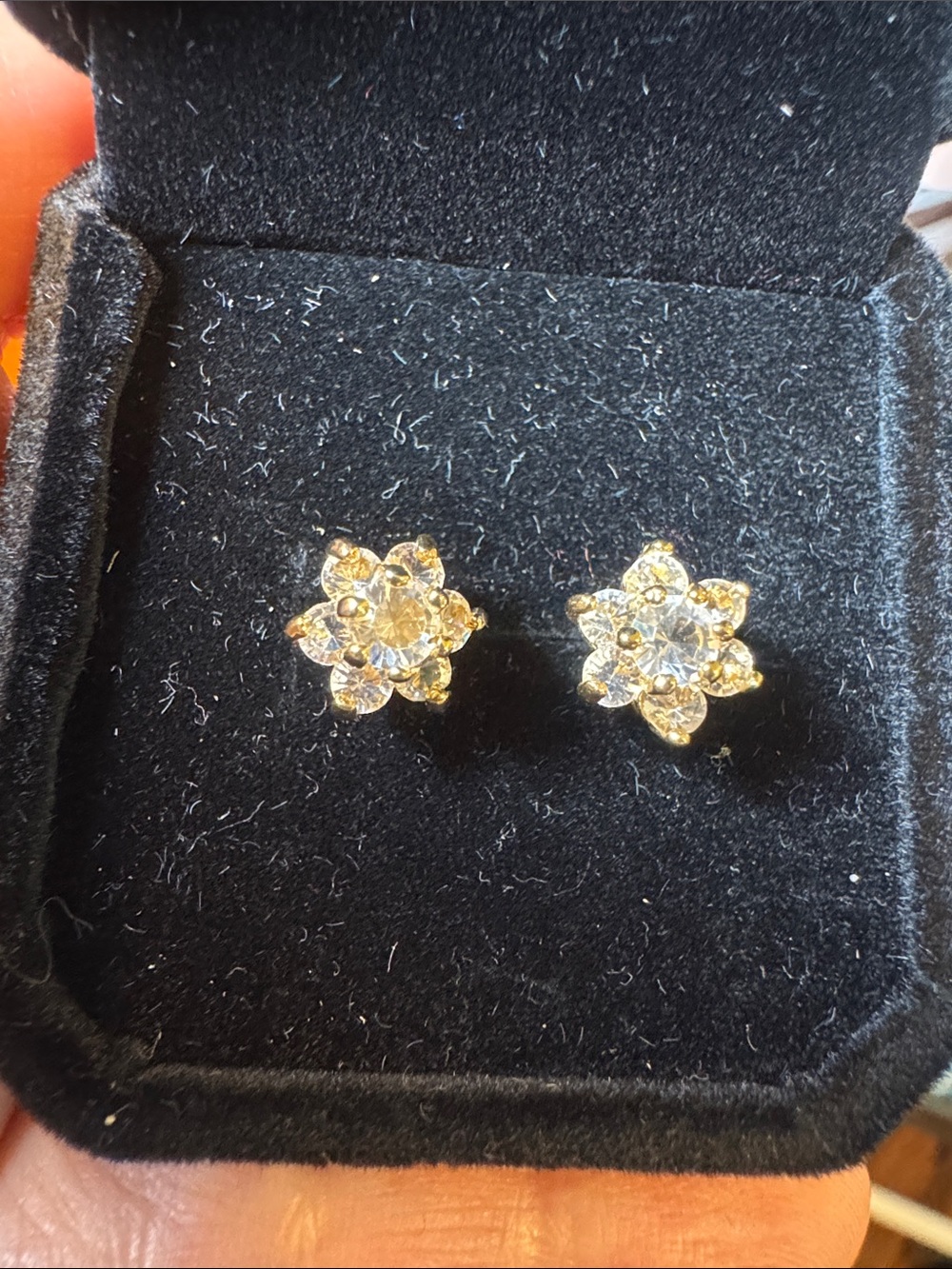 3206-Swarovski Crystal Element post‎ earrings. Velvet box included.